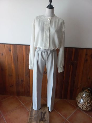 Pantalon gris/beige côtelé