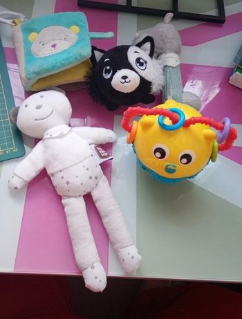 Lot de jouet bébé