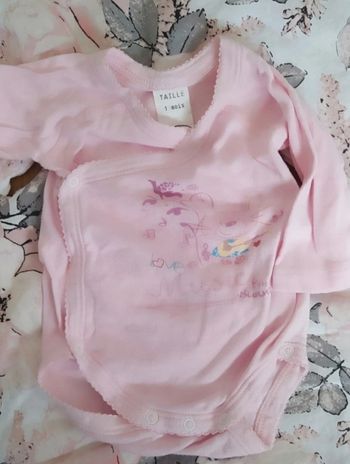 Lot 4 bodys manche longue 1 mois