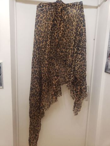 Grande écharpe motif léopard