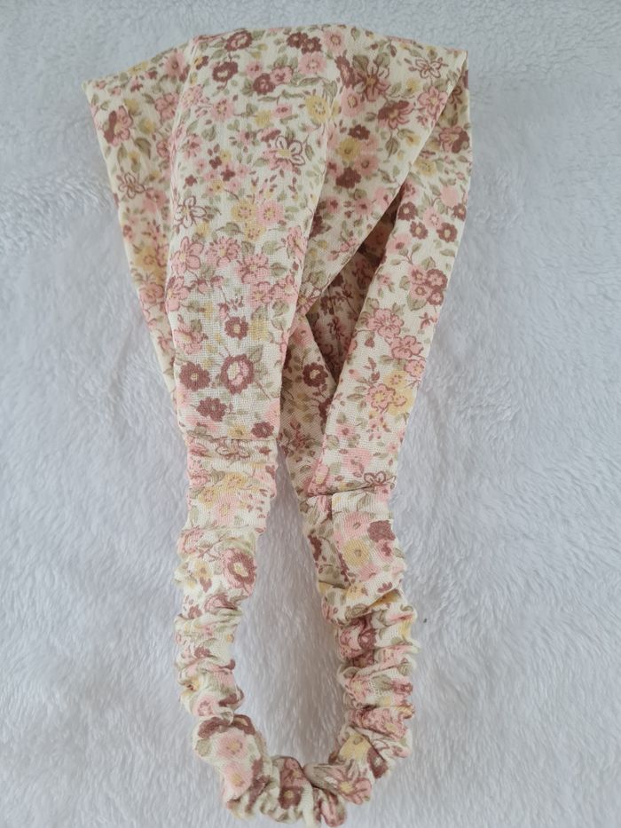 Bandeau fichu fleuri fait main - photo numéro 4