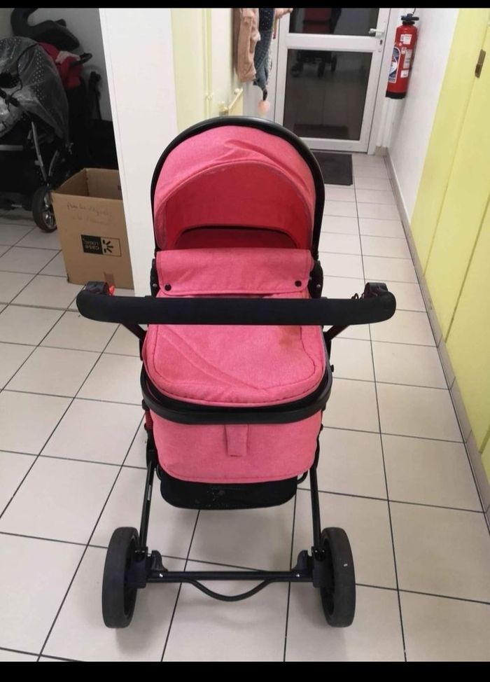 Poussette rose sans cosy - photo numéro 2