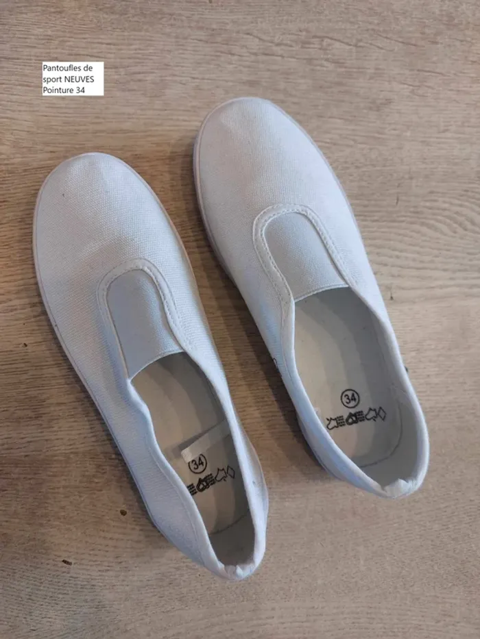 Sandales de gymnastique chaussons NEUVES 34 - photo numéro 2