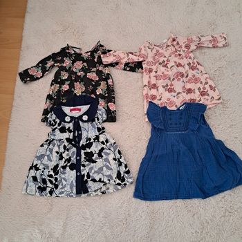 Lot 4 robes 18 mois