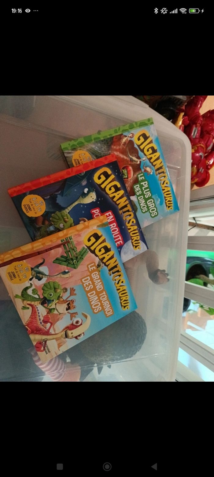 Lot de 3 gigantosaurus