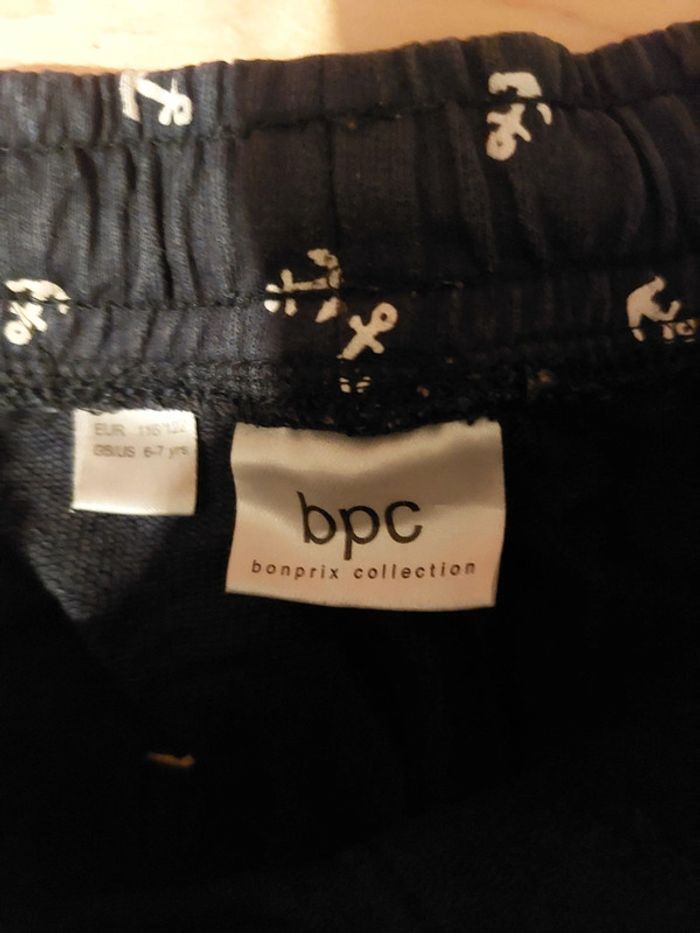 Beau short garçon motif ancres 8 ans en TBE - photo numéro 3
