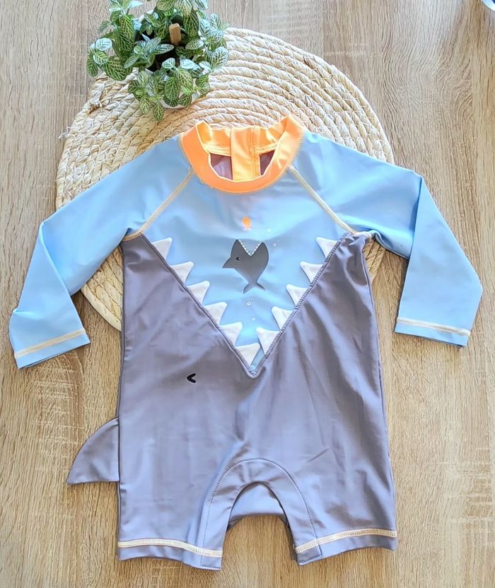 Combinaison de Bain Garçon 18mois BabyGap - photo numéro 1