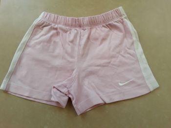 Short rose fille 12-18 mois NIKE