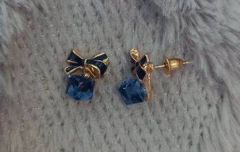 Boucles d'oreilles petit cadeau bleu