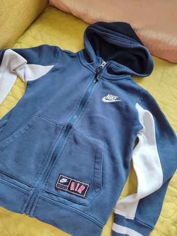 gilet nike  4/5 ans