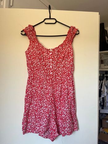 Combinaison short à fleur rouge