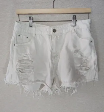 Short à trou