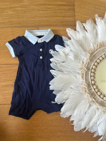 Combinaison Timberland bébé 3 mois – Polo bleu marine élégant