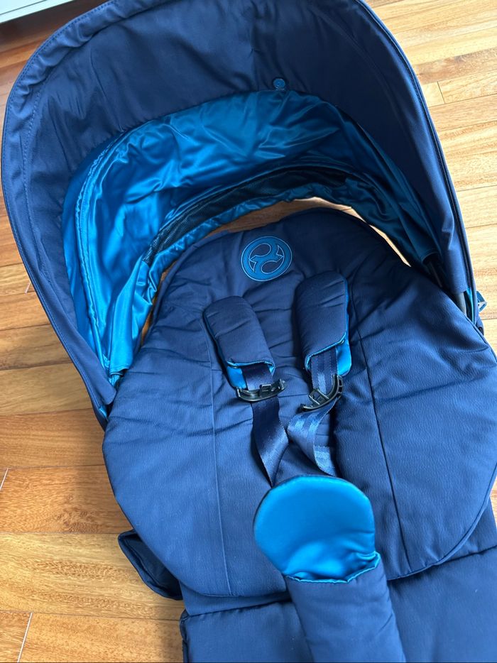 Assise priam 4 nautical blue bleu  cybex jamais utilisé - photo numéro 4