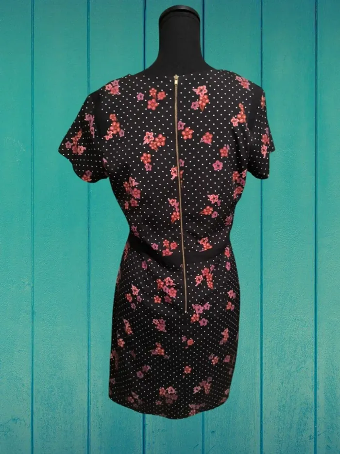 Robe manches courtes - photo numéro 2