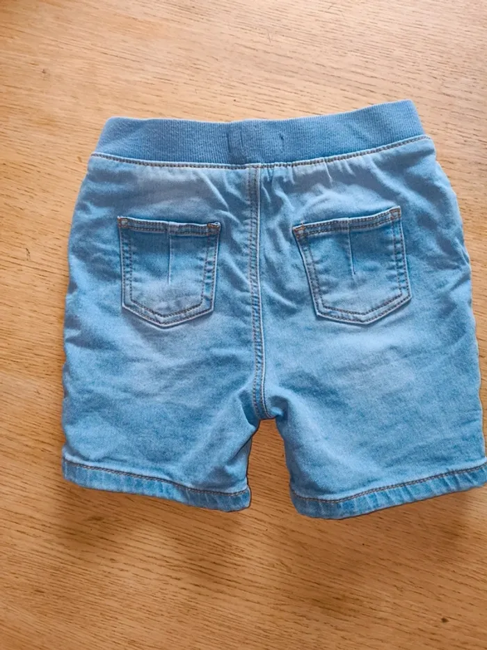 Short Primark excellent état 18 24 mois excellent état - photo numéro 3