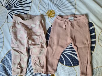 2 Leggings. Rose. 9 / 12 mois. H & M.  Zara