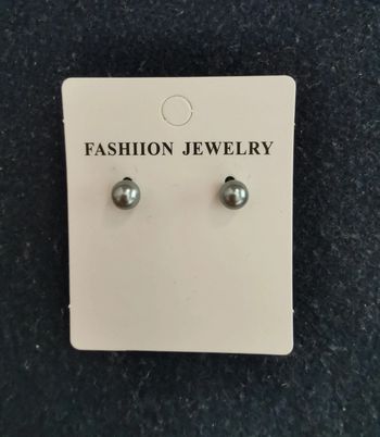 Petites boucles nacrées