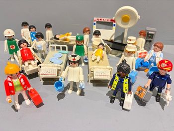 Playmobil infirmerie Hopital XXL 19 Personnages