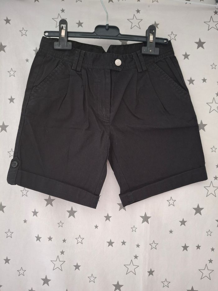 Short long noir réglable 12 ans Kaludo
Très bon état ni trous ni tache - photo numéro 2