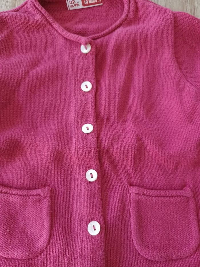 Gilet bordeaux 18 mois - photo numéro 3
