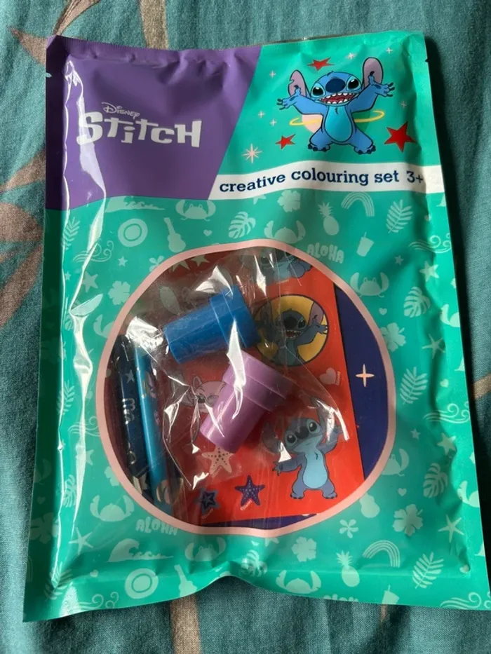 Lit de coloriage stitch neuf