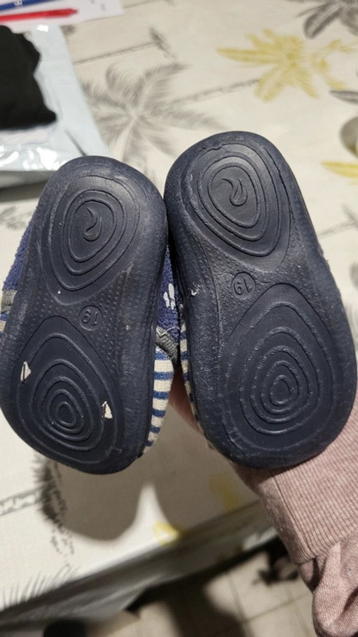 Chaussons pointure 19 - photo numéro 3