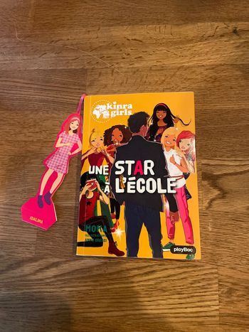 Livre Kinra Girls Numéro 24 Une star à l’école