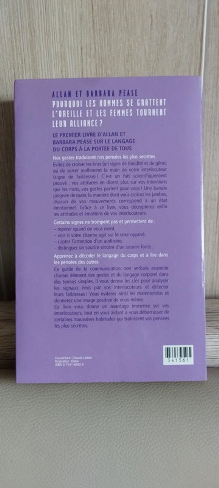Pourquoi les hommes se grattent l'oreille et les femmes tournent leur alliance - photo numéro 2