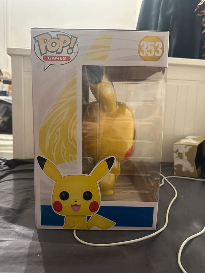 Funko Pop Pokémon - Pikachu Jumbo 353 - photo numéro 4