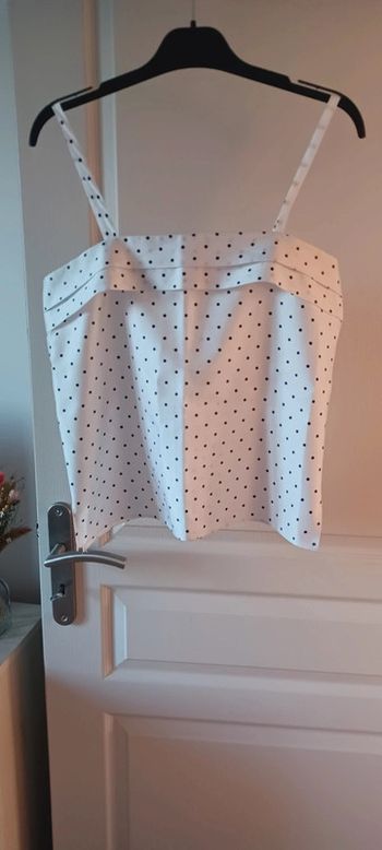 Caraco femme blanc à pois noir, taille M, en bon état.