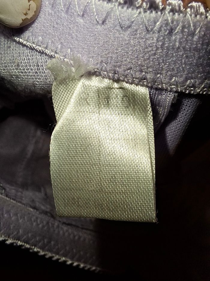 Soutien-gorge brodé Lilas - Très bon état - 110E - photo numéro 4