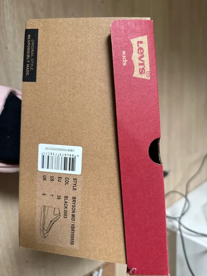 Magnifiques baskets Levi’s neuves avec étiquette pointure 39 - photo numéro 10