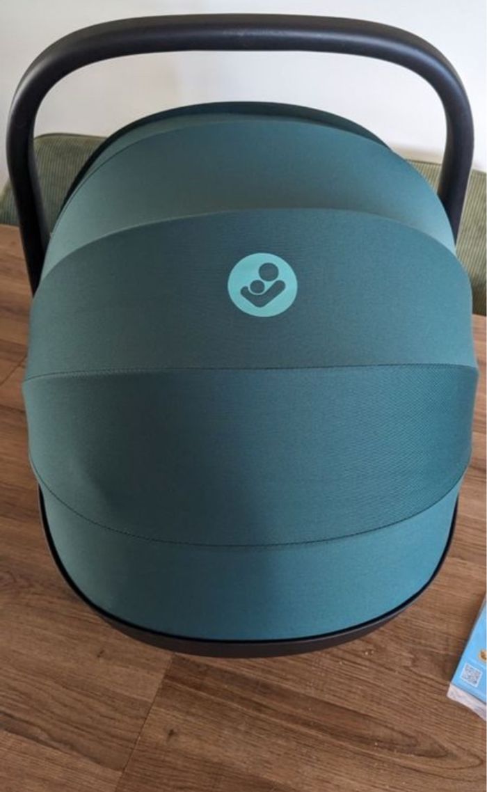 Cosy pebble 360 maxi cosi excellent état - photo numéro 2