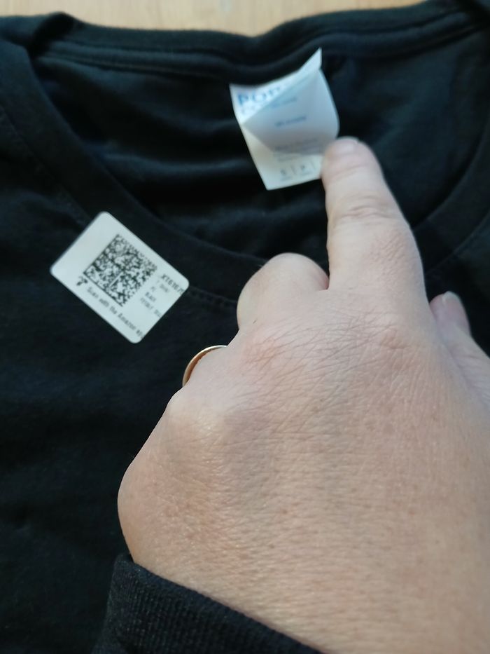 Tee shirt neuf - photo numéro 3