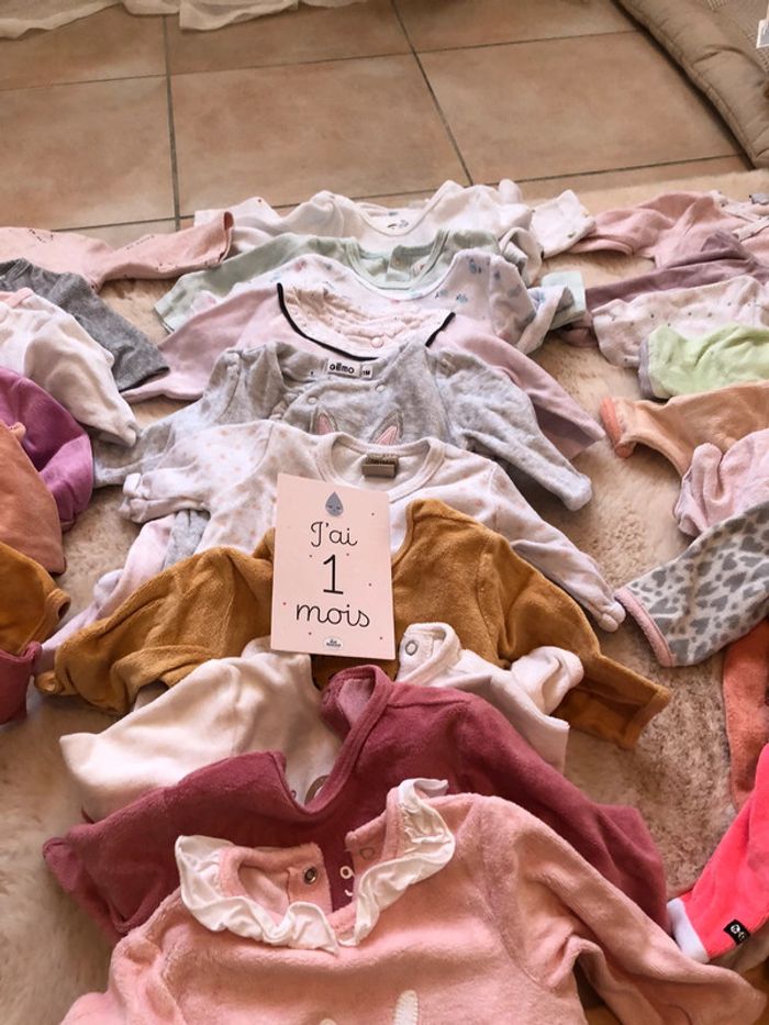 Lot 29 pyjamas 1 mois - photo numéro 5