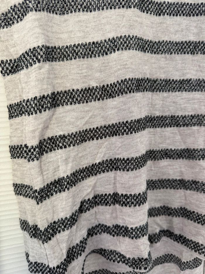 Pull fin t-shirt manches longues beige taupe rayures horizontales bleues col rond - photo numéro 3