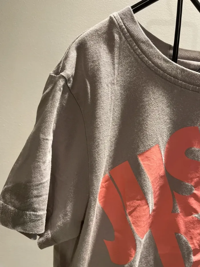 Te shirt Nike femme taille S  très bon état - photo numéro 2