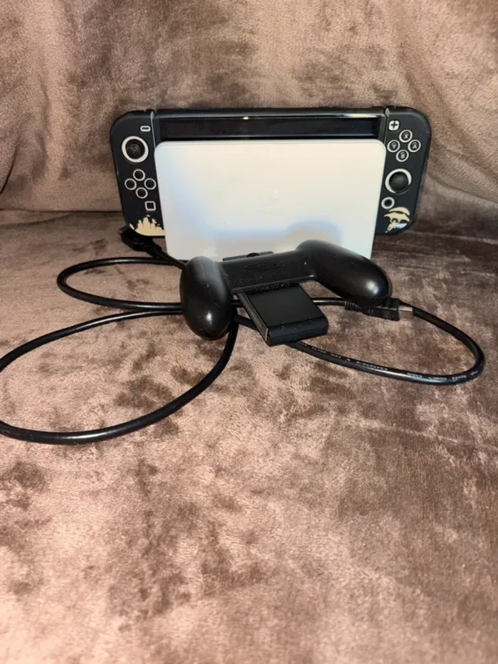 Console Nintendo Switch Oled en très bon état - photo numéro 5