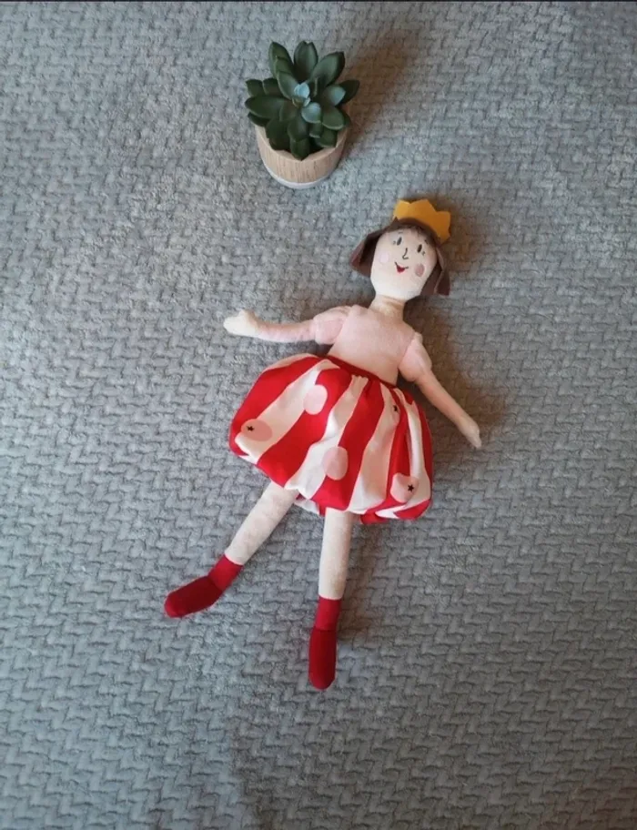Princesse / reine / poupée de chiffon ikea
