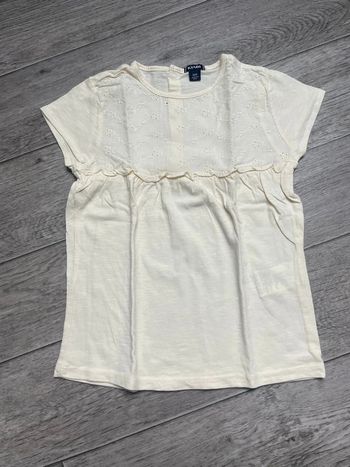 Tshirt creme broderie anglaise Kiabi 36 mois