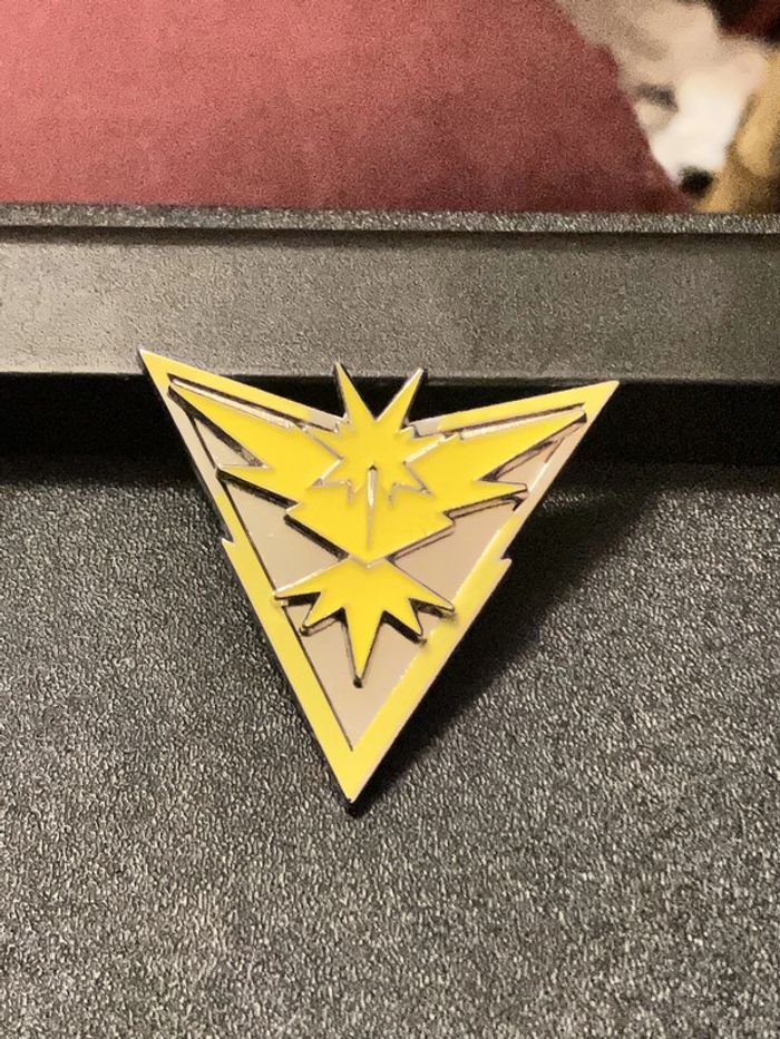 Pin's Pokémon Go TCG Electhor Zapdos - photo numéro 2