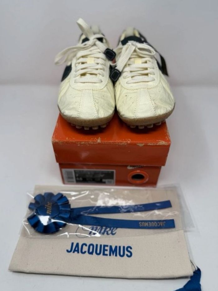 Jacquemus + Nike  Sneakers Moon - collaboration Jacquemus + Nike - taille 38 beige yellow pale - photo numéro 2