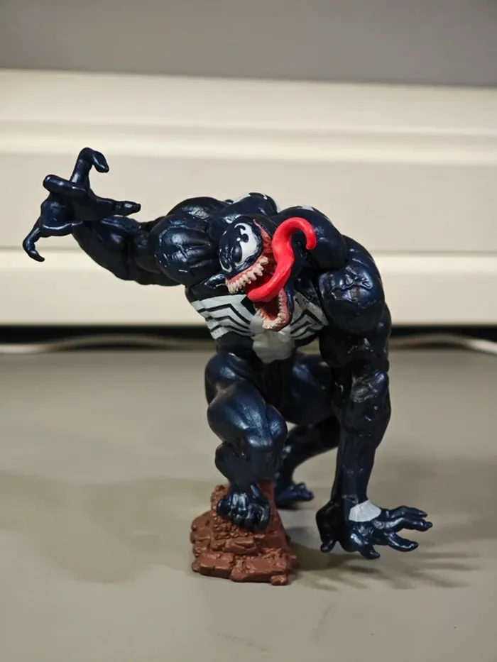 Figurine Venom 14cm neuve avec boîte - photo numéro 3