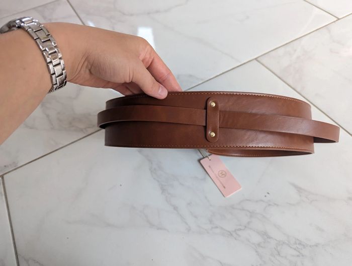 Ceinture Victoria Hyde London - Taile 110cm - Neuf avec étiquette - Soldé a 38.95€ - photo numéro 3