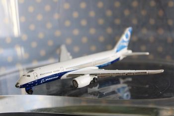 Majorette Boeing 787-9