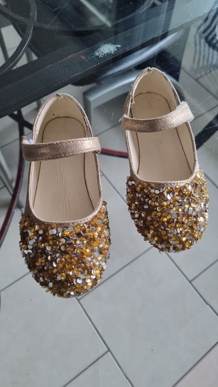 Chaussure pailletée or