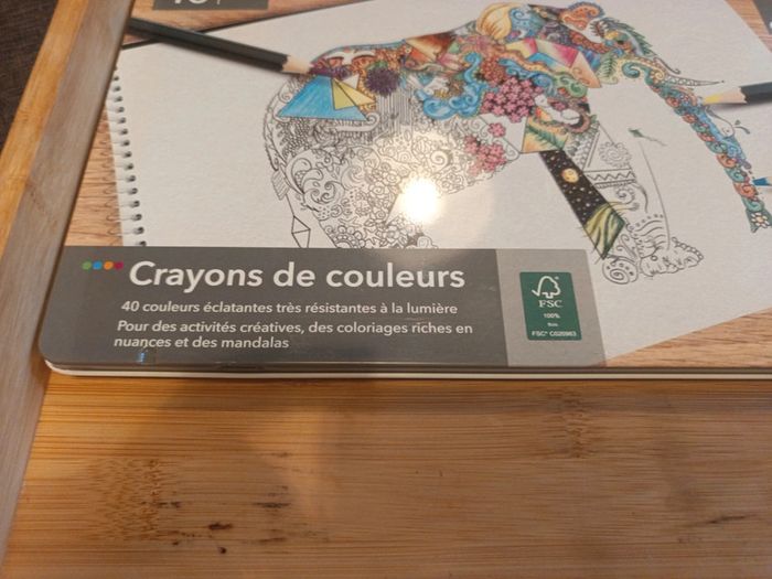Boite de 40 crayons de couleur neuf - photo numéro 3