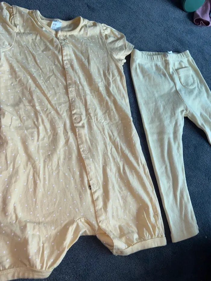 Lot de deux vêtements - photo numéro 2