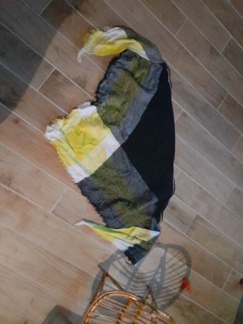 Echarpe châle jaune noir